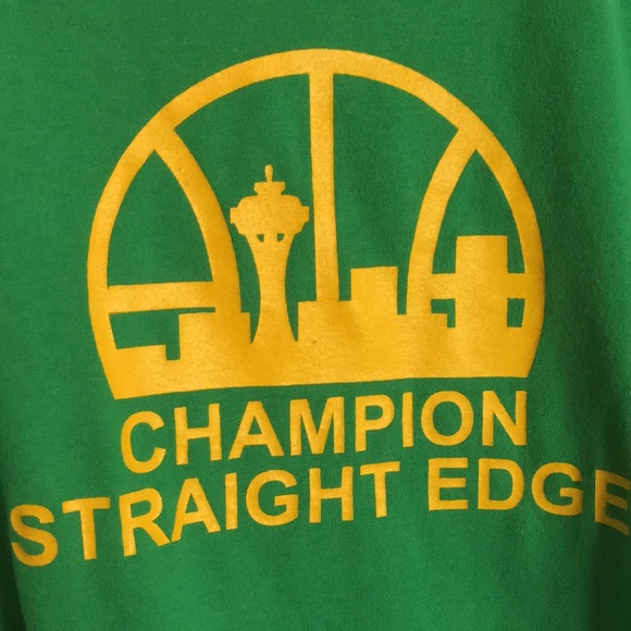 Champion T-Shirt - Picture 4 of 5